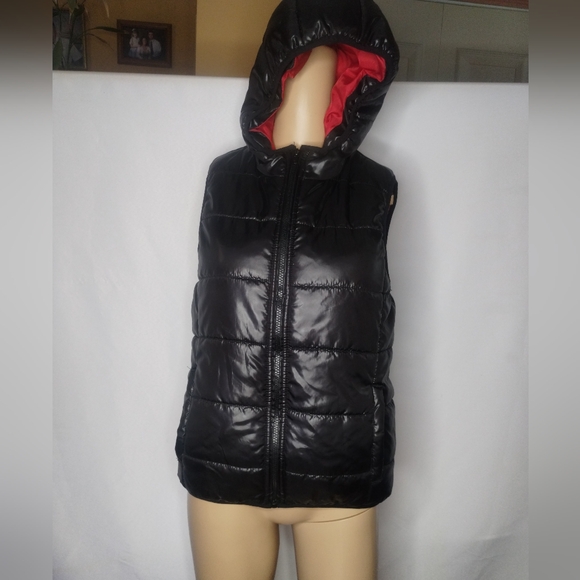 Aeropostale Other - Aeropostale Size XS/TP Hooded Black Puffer Vest with Red Lining